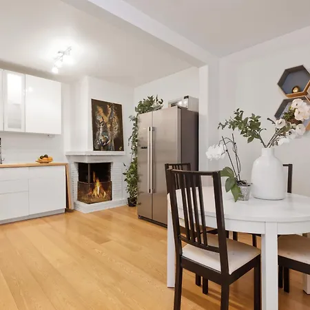 Large - Luxurious Neighborhood - 8 Pax Appartamento